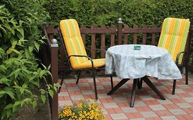 Attractive Apartment In Kluetz Near The Sea